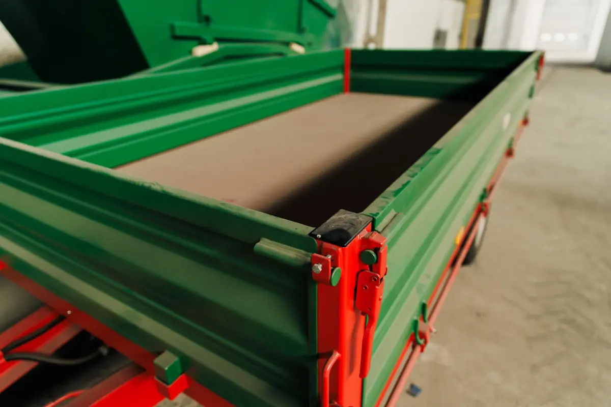 Tipping trailer